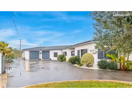 villa contemporaine 245 m² – 6 chambres – piscine – terrain 1 800 m² – garage 100 m² – le 