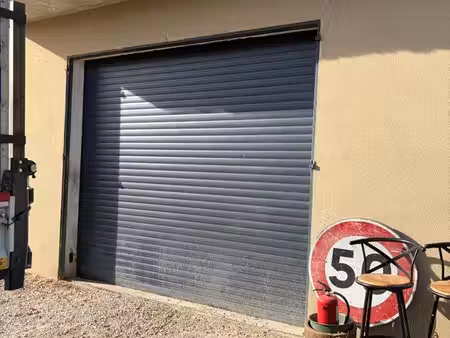 local 100 m2
