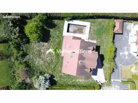 maison 7 pièces 325 m²