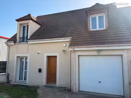 grande maison familiale récente