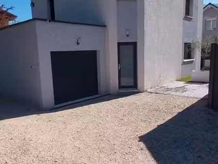 maison de 2021 à voglans  131.3m²