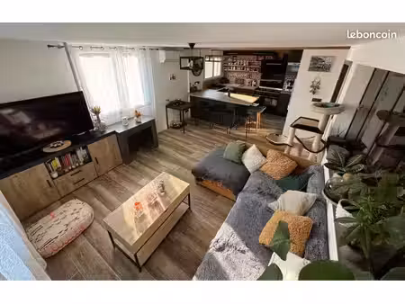 maison rénovée 146 m² avec hangar 300 m² et terrain de 1 665 m²