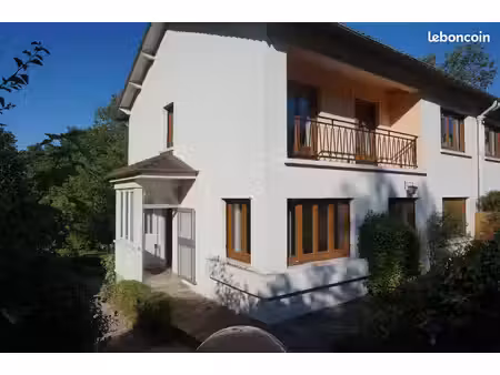 maison spacieuse avec jardin à villennes-sur-seine