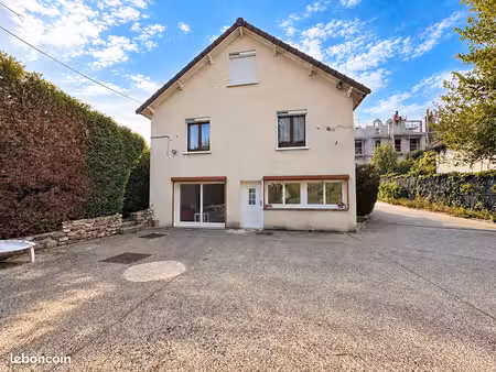 maison 7 pièces 152 m²