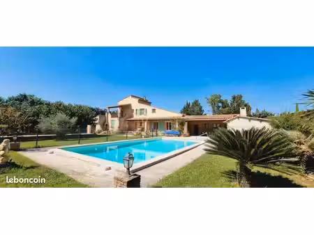 villa 6 pièces 202 m²