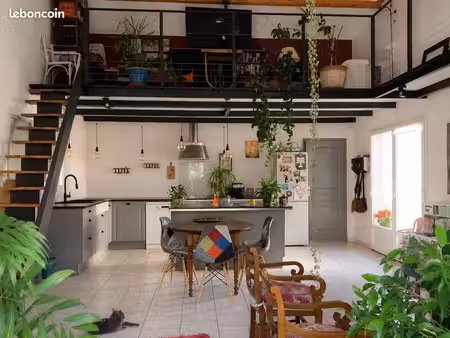 saint didier: villa avec piscine au calme