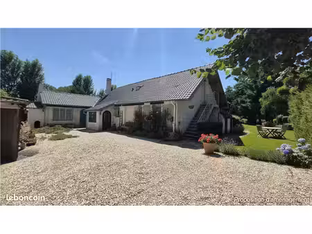propriété 8 pièces 223 m²