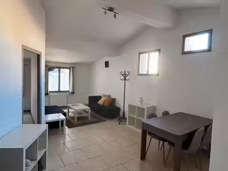 location meublée - t2 48m² avignon intra-muros - rue jules flour - disponible au 17 septem
