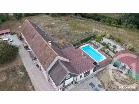 maison 10 pièces 331 m²
