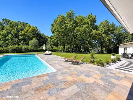 propriété 5 pièces 140 m²
