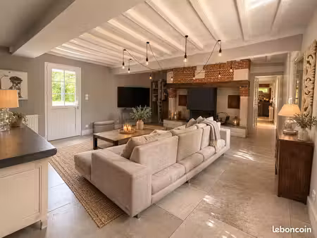 longère 6 pièces 200 m²