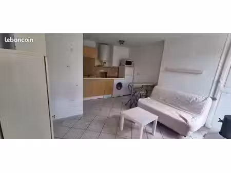 studio meublé de 17 m² à melun 550 charges comprises