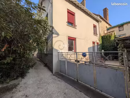 immeuble 176 m² saint-laurent-sur-gorre