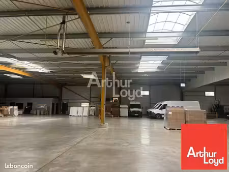 local d'activite 3000 m² dompierre sur yon
