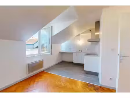 t2 non meublé 35m2 centre ville de grenbole