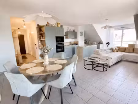 - 3 piéces - 77 - m²