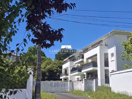 superbe studio avec vue dégagée sur jardin idéalement placé