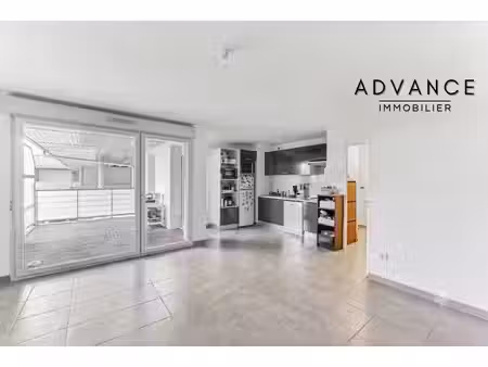 t3 64m² avec balcon et double parking - tournefeuille centre