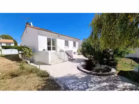 aytré – maison lumineuse avec jardin  sous-sol et fort potentiel