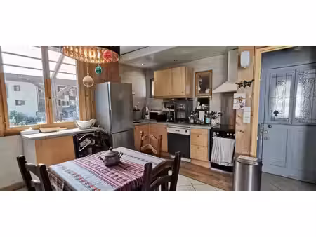 chalet 3 pièces 104 m2 plein centre avec jardin