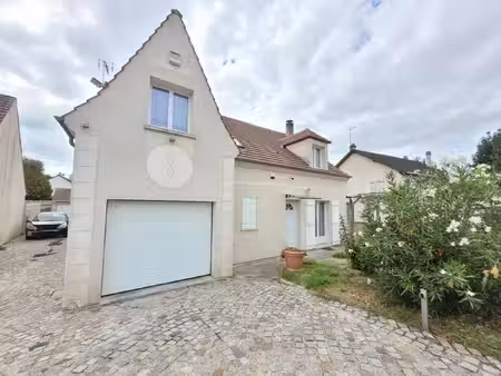superbe pavillon traditionnel sur 687 m² de terrain