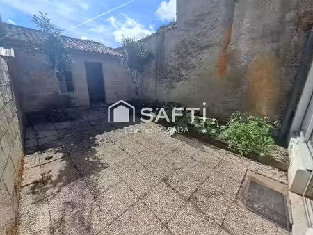 maison avec 2 chambres et garage