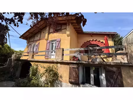 a vendre maison de style basque avec jardin a proximite des commodites