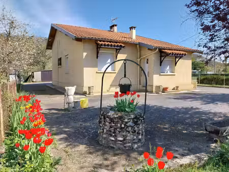 maison avec grand jardin  proche autoroute
