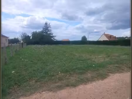 terrain de 680 m²