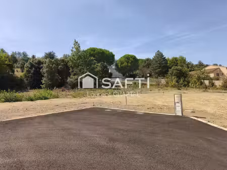 terrain constructible et viabilisé.
