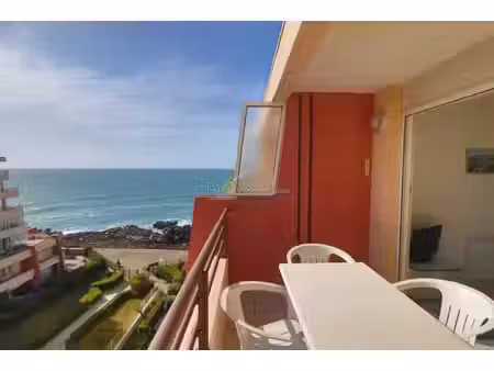 vend 2 pieces avec terrasse vue mer a la corniche sete