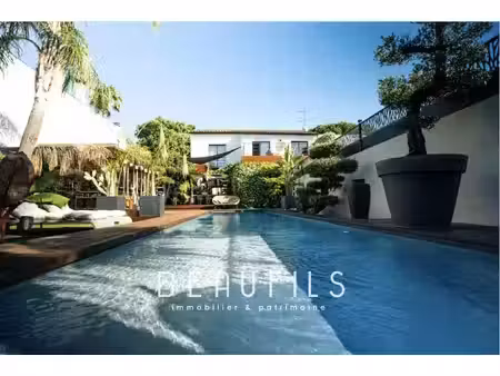 exclusivité. villa contemporaine à la grande-motte