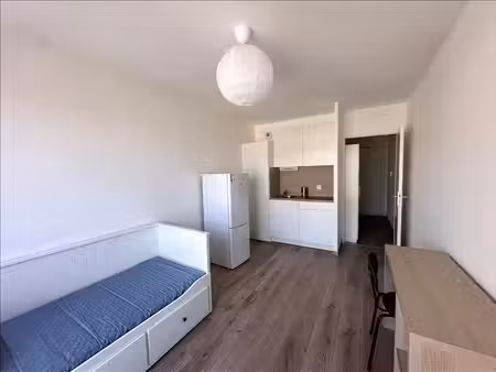 appartement - 3ème étage - 20 m2 - 1 pièce - meublé