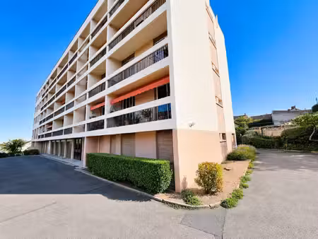 bel appartement 3 chambres avec garage en excellent état