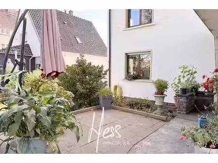 très agréable maison au calme et proximité transport et commerces !