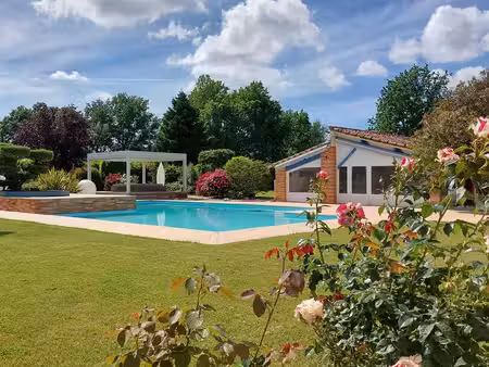 maison 13 pièces 481 m²