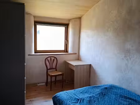 chambre dans maison bois et paille