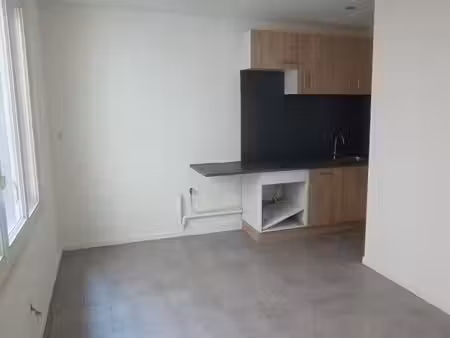 appartement rdc t2 avec cour à tamaris
