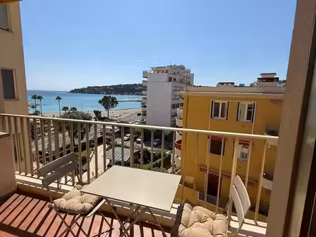 t1 lumineux vue mer