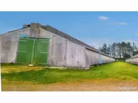 location hangar