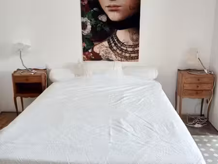chambre meublée lumineuse et calme