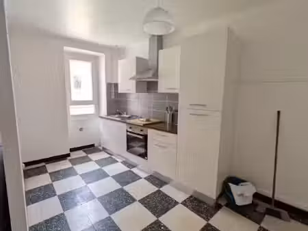 location meublée appartement 3 pièces 67.1 m² à saint-ambroix (30500)  472 €