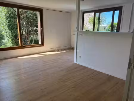 location appartement 3 pièces 69 m² à décines-charpieu (69150)