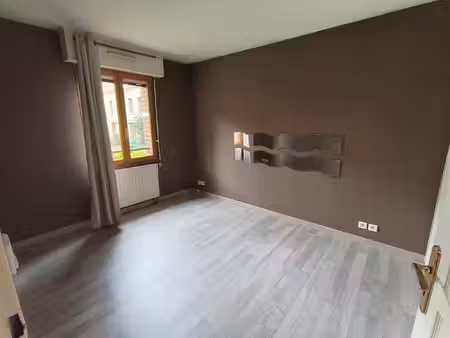 lille  appartement t2 en résidence sécurisée avec gardien.