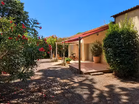 lunel-viel - propriété de charme sur près de 1 5 hectares