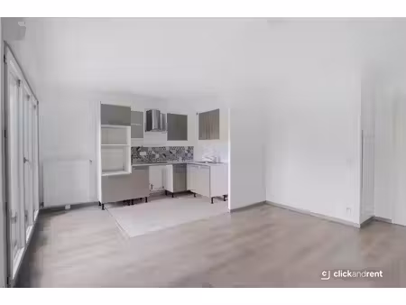 beau 3 pièces avec balcon