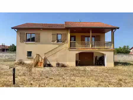 maison t4 de 92 m² avec sous-sol complet proche centre de craponne