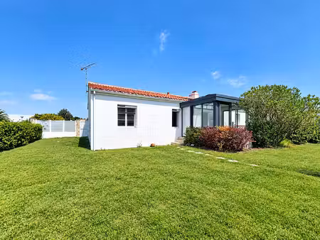les sables d'olonne - entre la gare et le centre commerciale ylium - maison 5 pièces 118 m