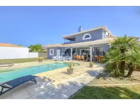 maison contemporaine avec piscine