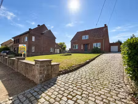 authentieke woning op uitzonderlijk perceel met weide en ...